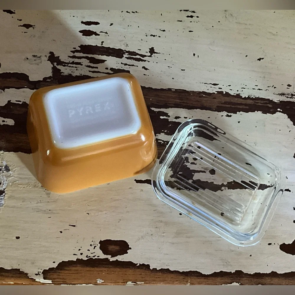 Vintage Pyrex Refrigerator Storage Dish w/ Glass Lid 1950’s
